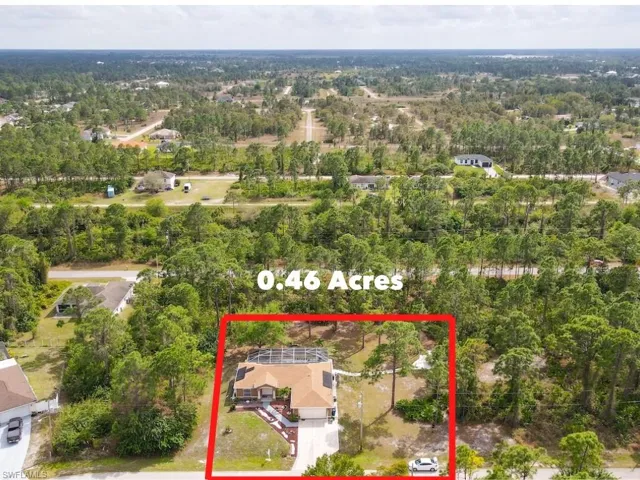 932  Franklin E ST, Lehigh Acres, FL 33974