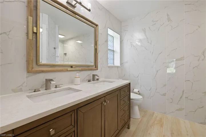 Primary Bathroom with Dual Sink Vanity