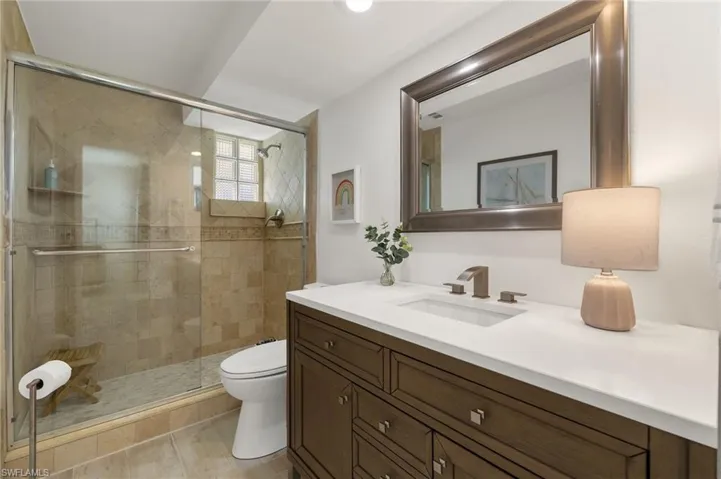 Guest bathroom off the hallway