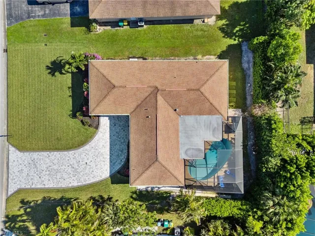 230  Pine Valley  CIR, Naples, FL 34113