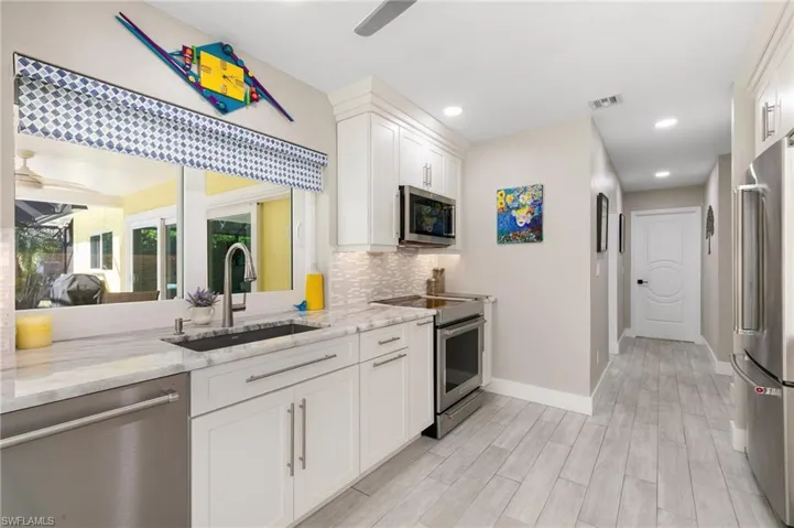 230  Pine Valley  CIR, Naples, FL 34113