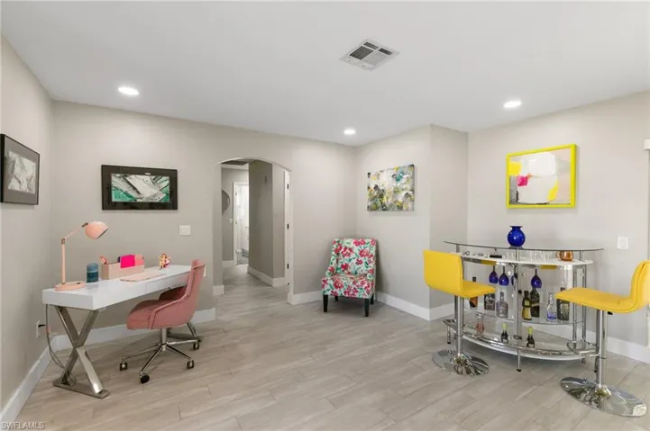 230  Pine Valley  CIR, Naples, FL 34113