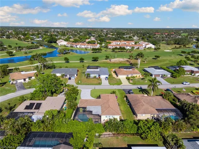 230  Pine Valley  CIR, Naples, FL 34113