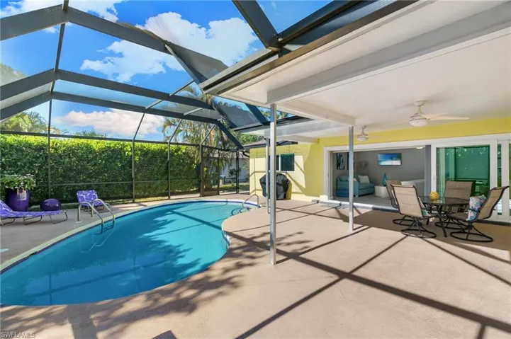 230  Pine Valley  CIR, Naples, FL 34113