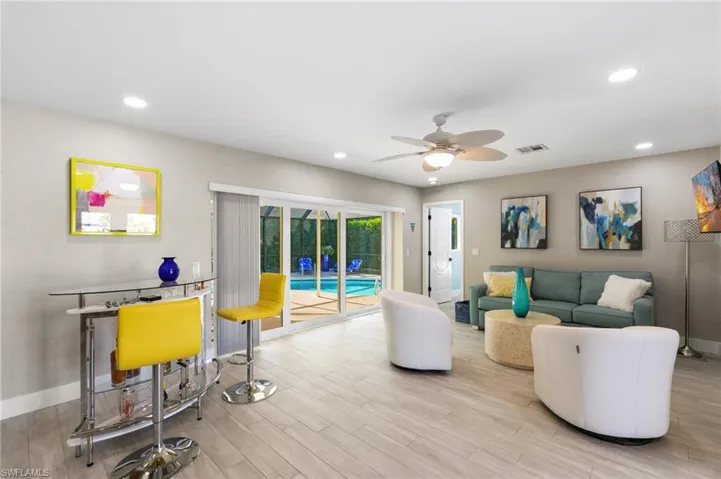 230  Pine Valley  CIR, Naples, FL 34113