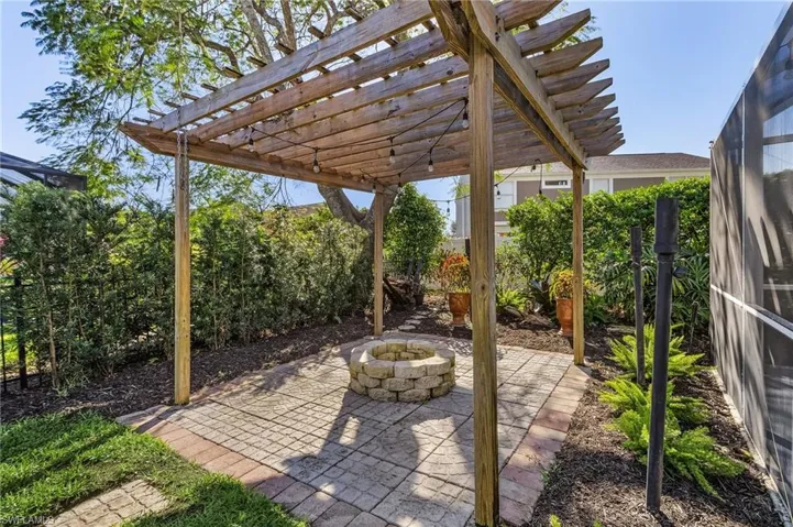 View of patio / terrace featuring a pergola