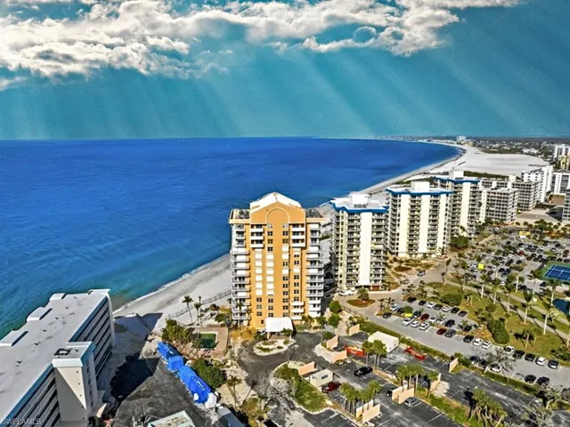 Drone / aerial view of a large body of water