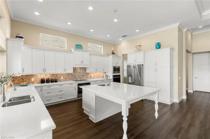 4922 Andros Dr, Naples, Florida 34113