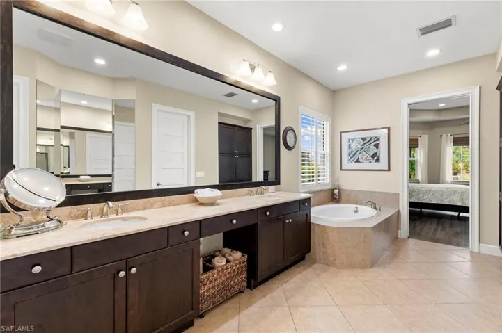 4922 Andros Dr, Naples, Florida 34113
