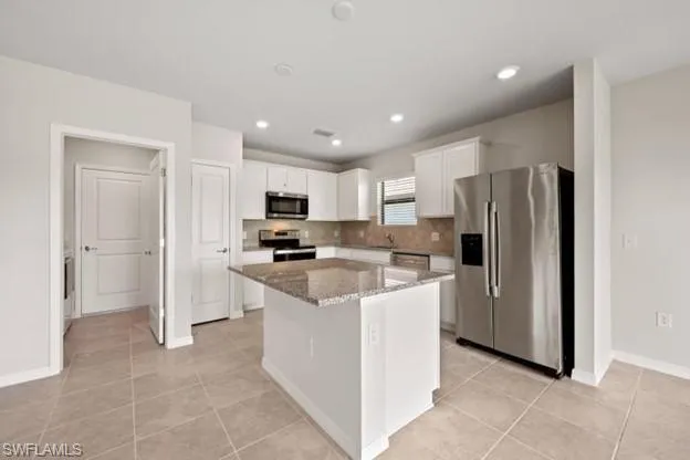 Interior photos are of a model home. Illustration purposes only.