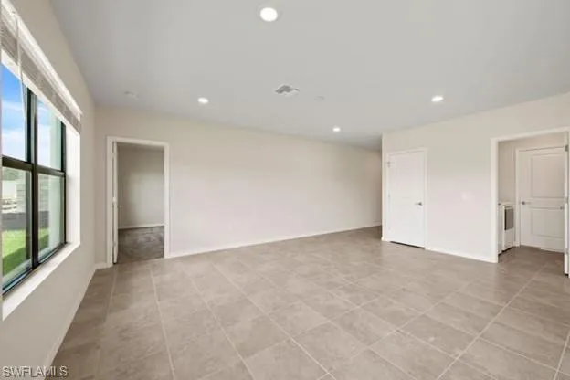 Interior photos are of a model home. Illustration purposes only.