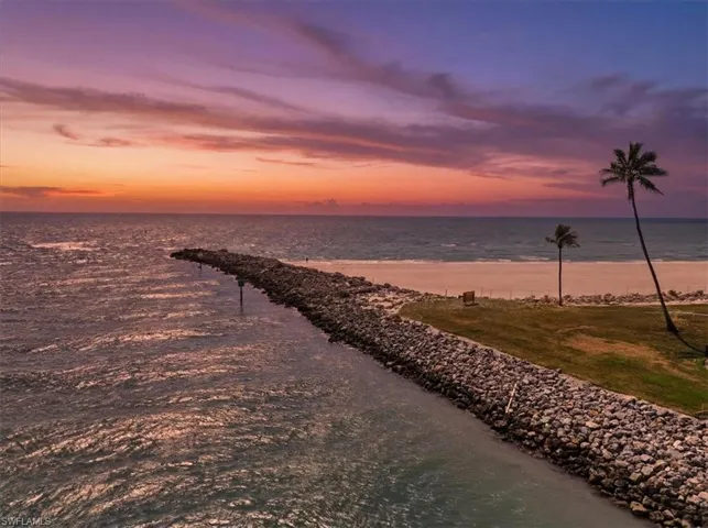 2400 Gulf Shore Blvd N 604, Naples, Florida 34103