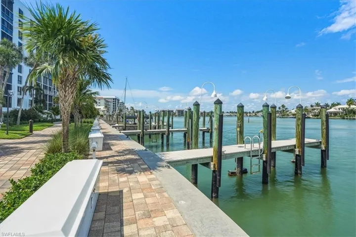 2400 Gulf Shore Blvd N 604, Naples, Florida 34103
