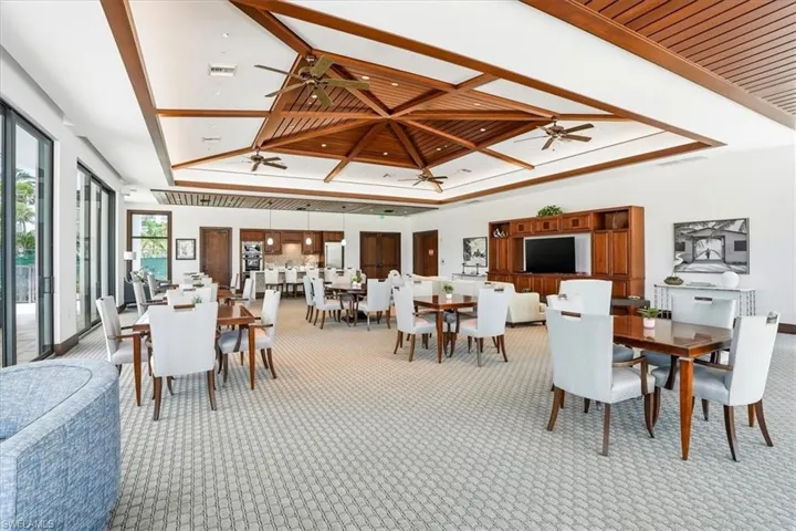 2400 Gulf Shore Blvd N 604, Naples, Florida 34103