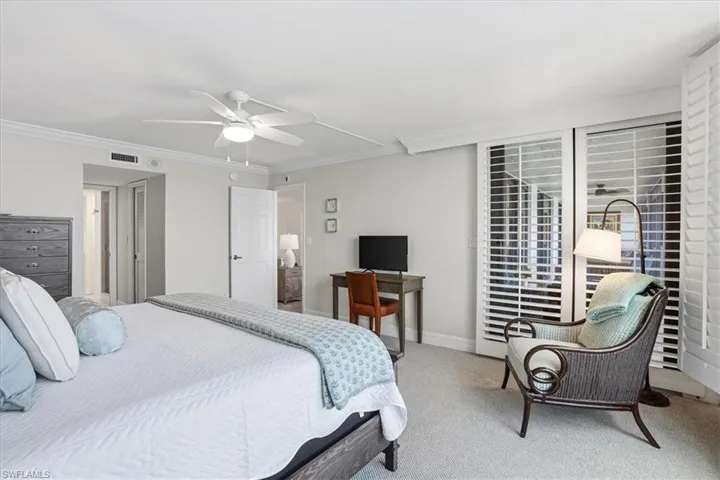 2400 Gulf Shore Blvd N 604, Naples, Florida 34103