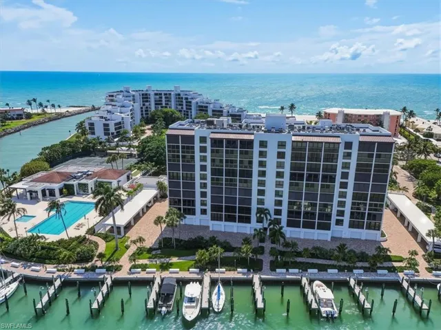 2400 Gulf Shore Blvd N 604, Naples, Florida 34103