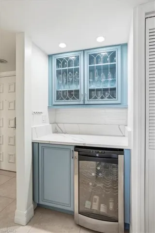 2400 Gulf Shore Blvd N 604, Naples, Florida 34103