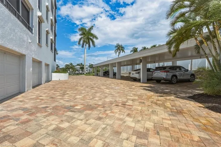 2400 Gulf Shore Blvd N 604, Naples, Florida 34103