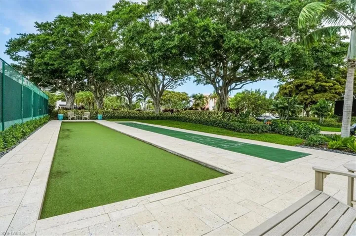 2400 Gulf Shore Blvd N 604, Naples, Florida 34103