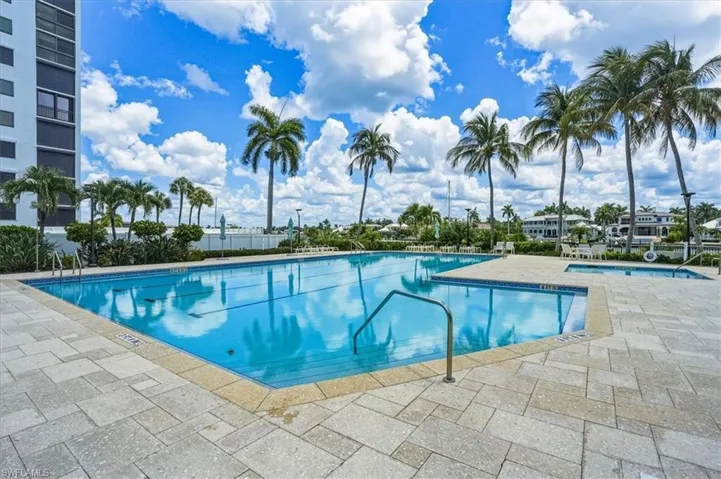 2400 Gulf Shore Blvd N 604, Naples, Florida 34103