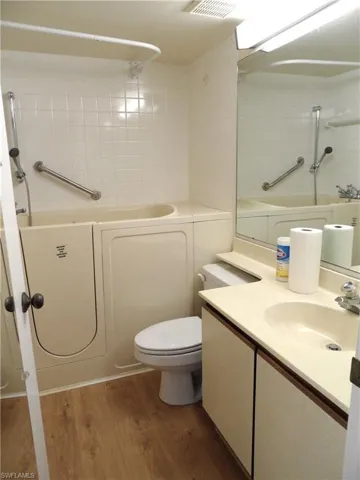 Hall/guest bath
