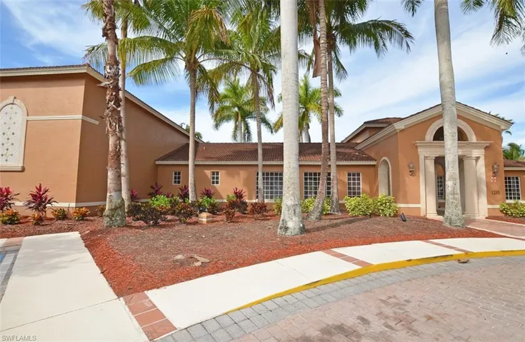 1265 Wildwood Lakes Blvd 207, Naples, Florida 34104