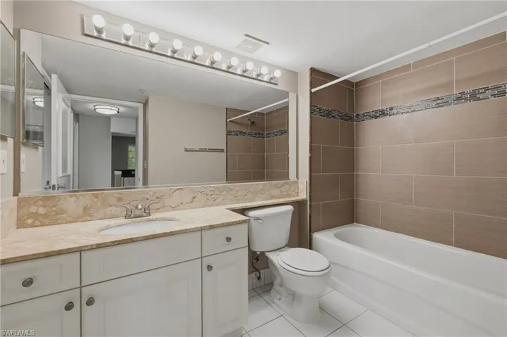 1265 Wildwood Lakes Blvd 207, Naples, Florida 34104