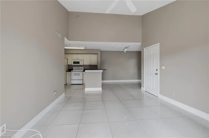 1265 Wildwood Lakes Blvd 207, Naples, Florida 34104