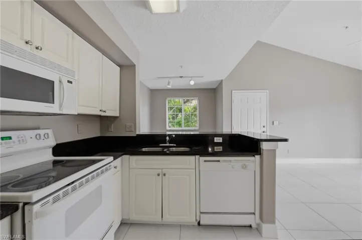1265 Wildwood Lakes Blvd 207, Naples, Florida 34104