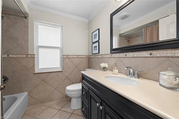 11870  McGregor  BLVD, Fort Myers, FL 33919