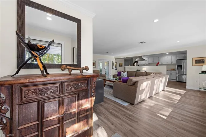 11870  McGregor  BLVD, Fort Myers, FL 33919