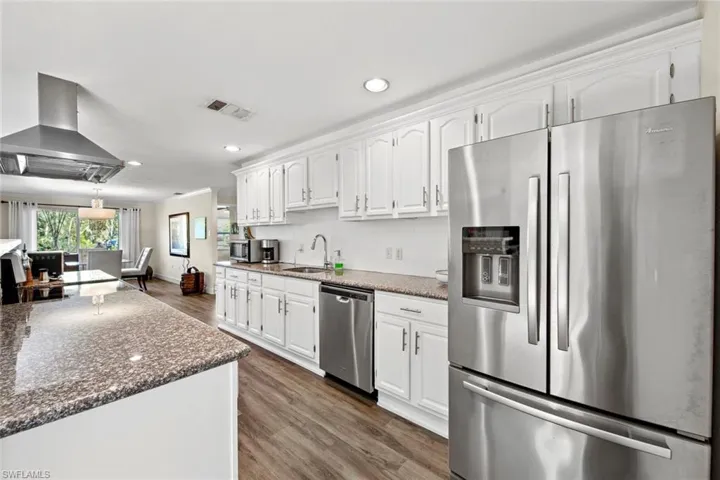 11870  McGregor  BLVD, Fort Myers, FL 33919