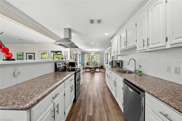 11870  McGregor  BLVD, Fort Myers, FL 33919