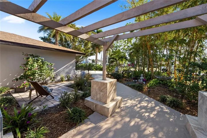 11870  McGregor  BLVD, Fort Myers, FL 33919