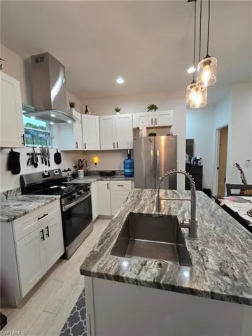 23041 Roundtree Ave, Alva, Florida 33920