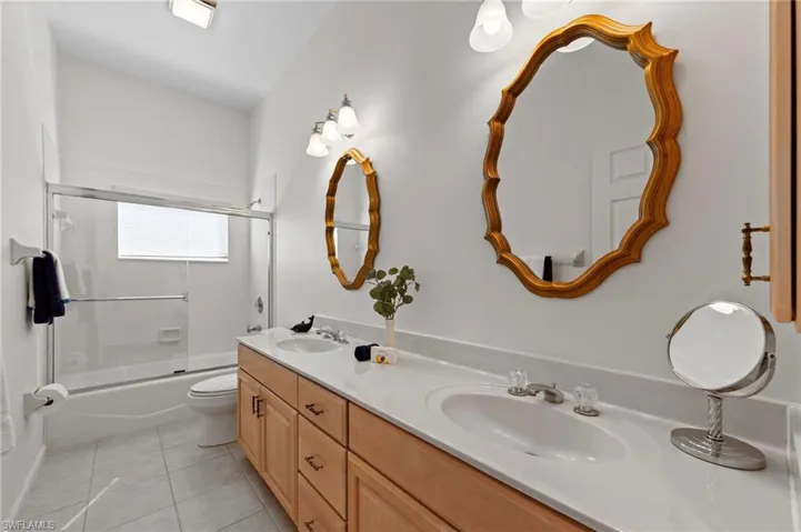 Guest bath 1