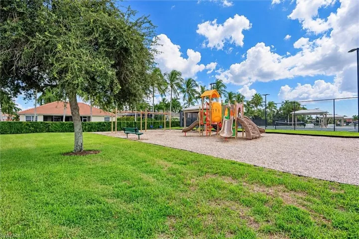 7905 Harmony Lake Ct, Fort Myers, Florida 33907