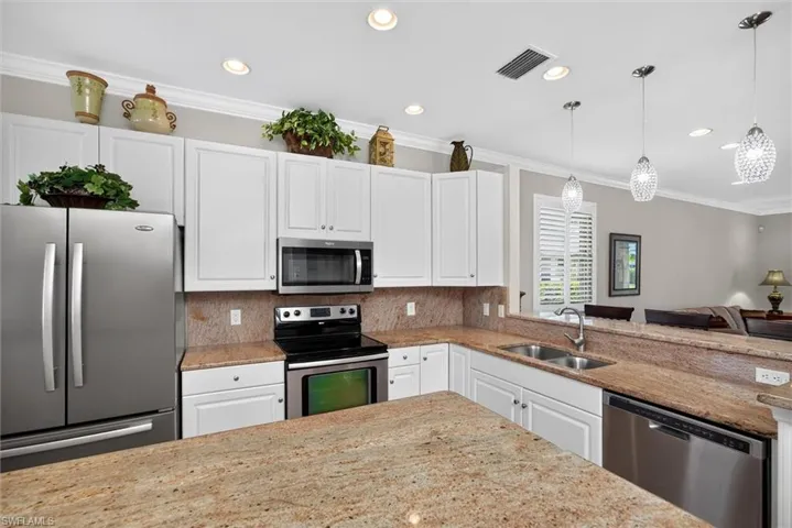 7905 Harmony Lake Ct, Fort Myers, Florida 33907