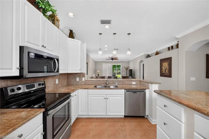 7905 Harmony Lake Ct, Fort Myers, Florida 33907