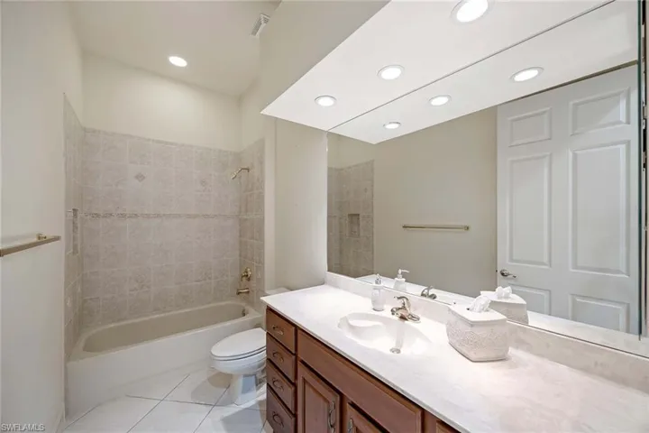 4789  Alberton  CT, Naples, FL 34105