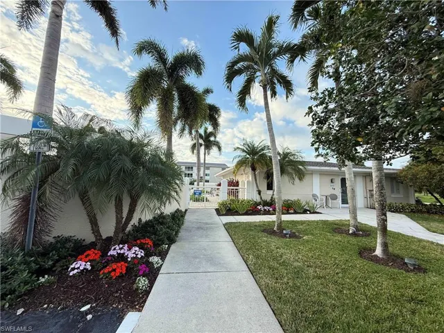 Surrounding common area and clubhouse