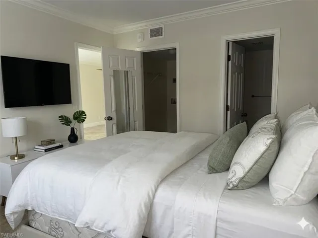 408 Broad Ave S H408, Naples, Florida 34102
