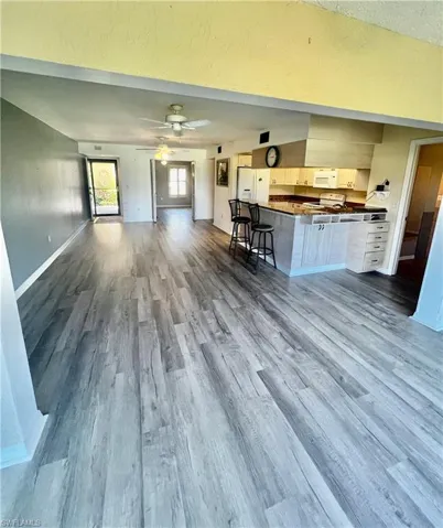 New. neutral. laminate