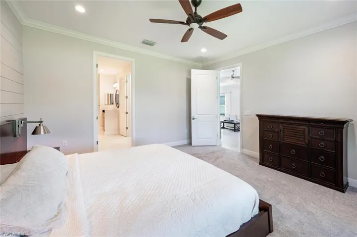 2206  Marquesa  CIR, Naples, FL 34112