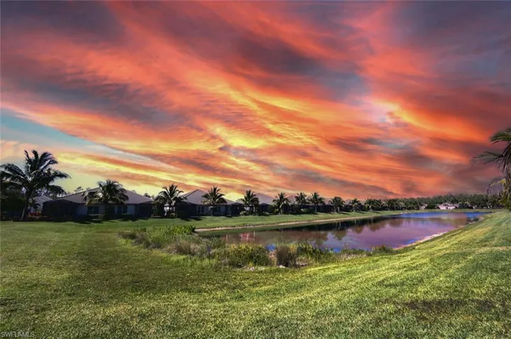 2206  Marquesa  CIR, Naples, FL 34112