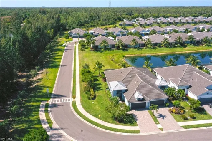 2206  Marquesa  CIR, Naples, FL 34112