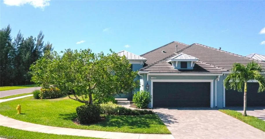 2206  Marquesa  CIR, Naples, FL 34112