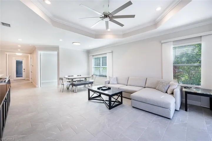 2206  Marquesa  CIR, Naples, FL 34112