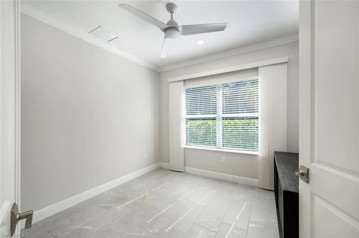 2206  Marquesa  CIR, Naples, FL 34112