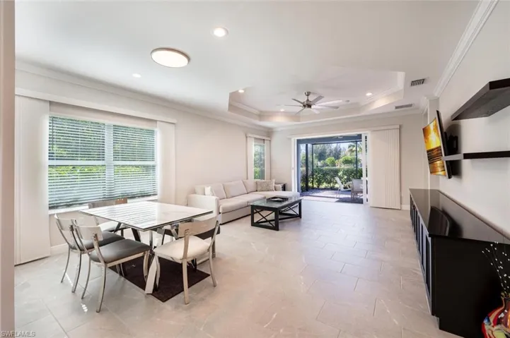 2206  Marquesa  CIR, Naples, FL 34112